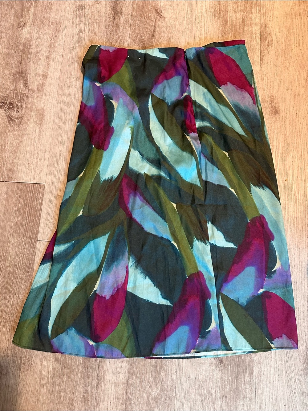 banana republic silky crepe sarong midi skirt - Picture 3 of 7